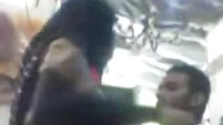 Busty nobriedusi seksa video bezmaksas sieviete novilka viņas sarkanās biksītes un fondles viņas maksts kaislīgi