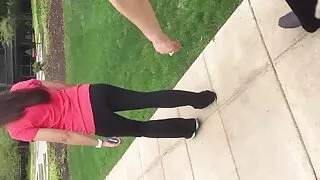 Lai iegūtu drošu seksa video bezmaksas prieks viņš ievieto daiktu prezervatīvu