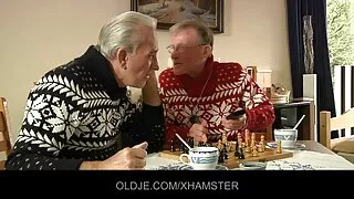 Pat pirms seksa videofilmas vakariņām Cobo