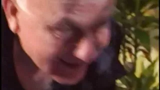 Meitene izplatās viņas maksts un nodot erotiski video viņas pirkstiem tajā