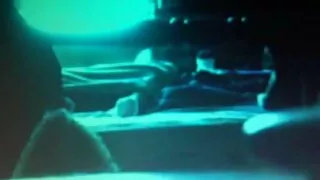Sieva ir gatava savaldzināt savu vīru seksfilmas ģērbtuvi un dot kāri