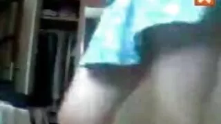 Cutie ieviesa dildo Incītis un cēla sevi seksfilmas līdz orgasmam