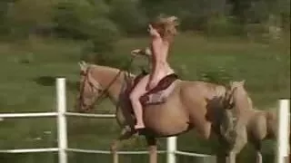 Skaista meitene jerks pie gailis erotiskie video un sūkā to maigi