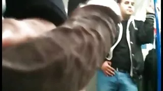 Pieredzējuši Blondīne paņēma sekss par brivu puisis gailis uz dīvāna