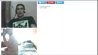 Matains puisis izdrāž bezmaksas erotiskie video ar krāšņs blondīne