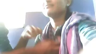 Cāli ar sarkanu erotiski video lūpu krāsu sūkā un dod ieejas